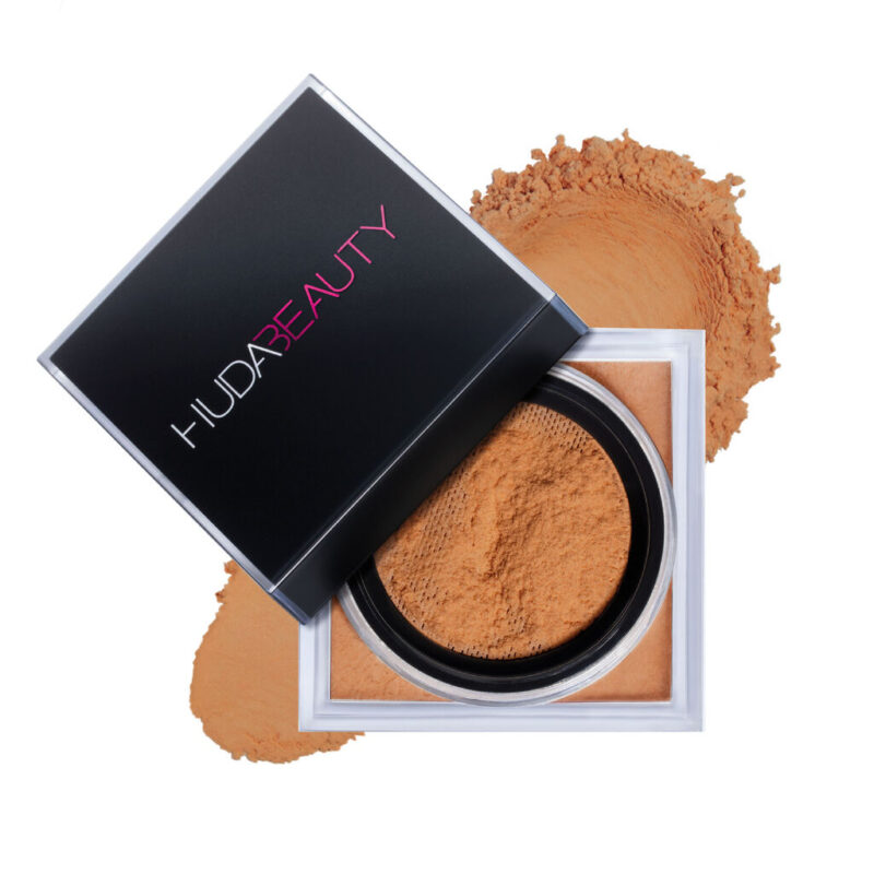 Huda Beauty's Easy Bake Loose Baking & Setting Powder - Image 3